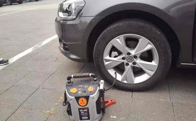 吕梁汽车搭电案例